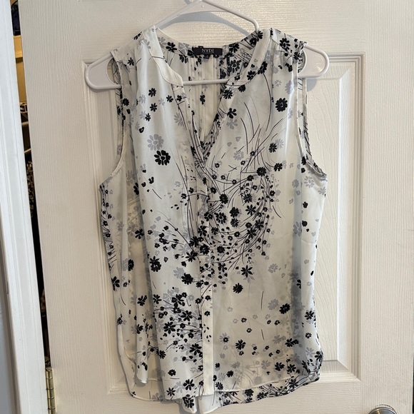 NYDJ Tops - NYDJ Black and White Floral Sleeveless Blouse